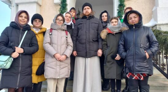 Волонтеры молодежного центра Ровесник посетили Успенский кафедральный собор